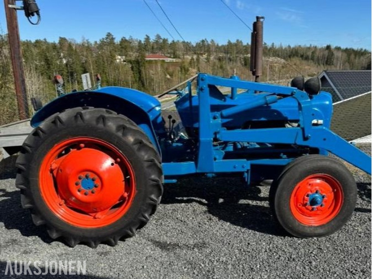 1971 Ford Super Dexta med lasteapparat - mva fri