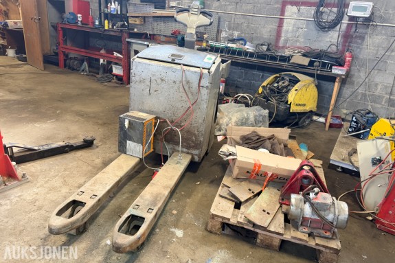 2012 Still elektrisk palletruck - 5256 timer- lader