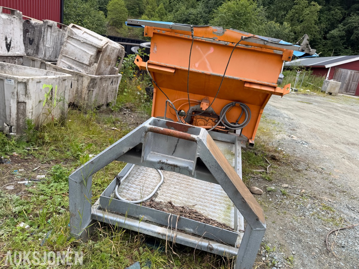 2012 Acometis 68360 saltspreder
