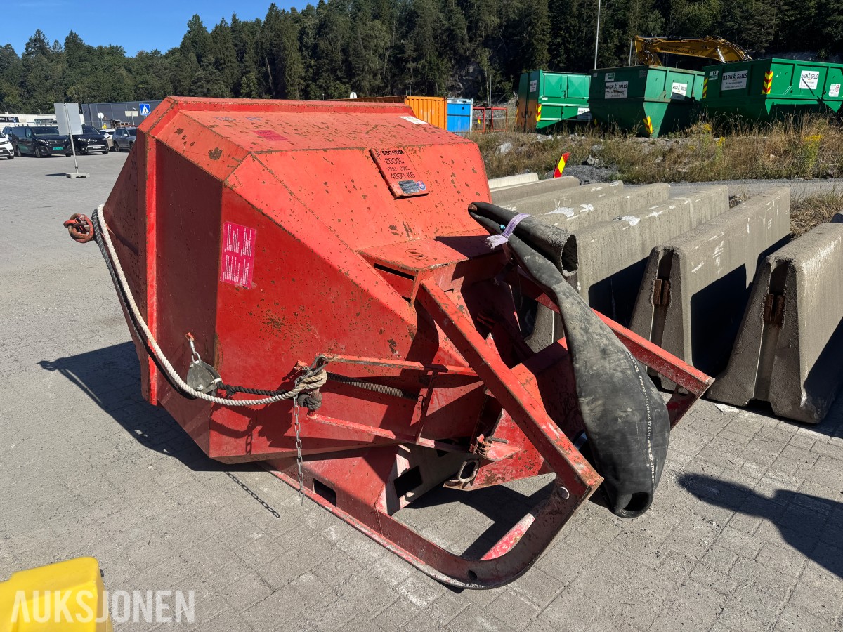 2022 Secatol 2000 liter Betongtobb, CMU/SWL 4800 kg
