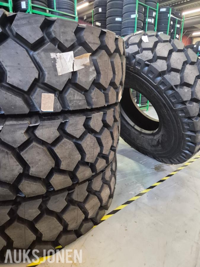 4 STK MICHELIN X-TRACTION 21.00R33 E4T