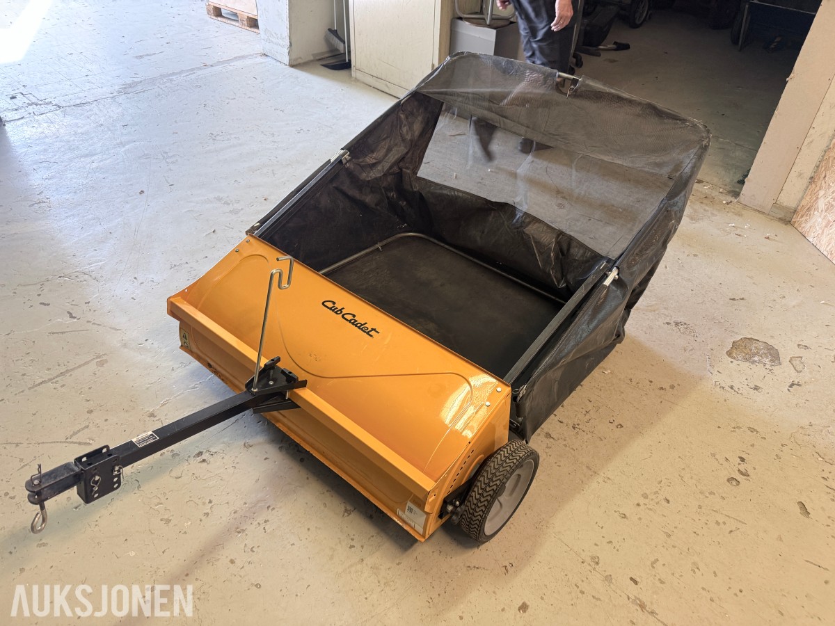 Cub Cadet oppsamlingsvogn