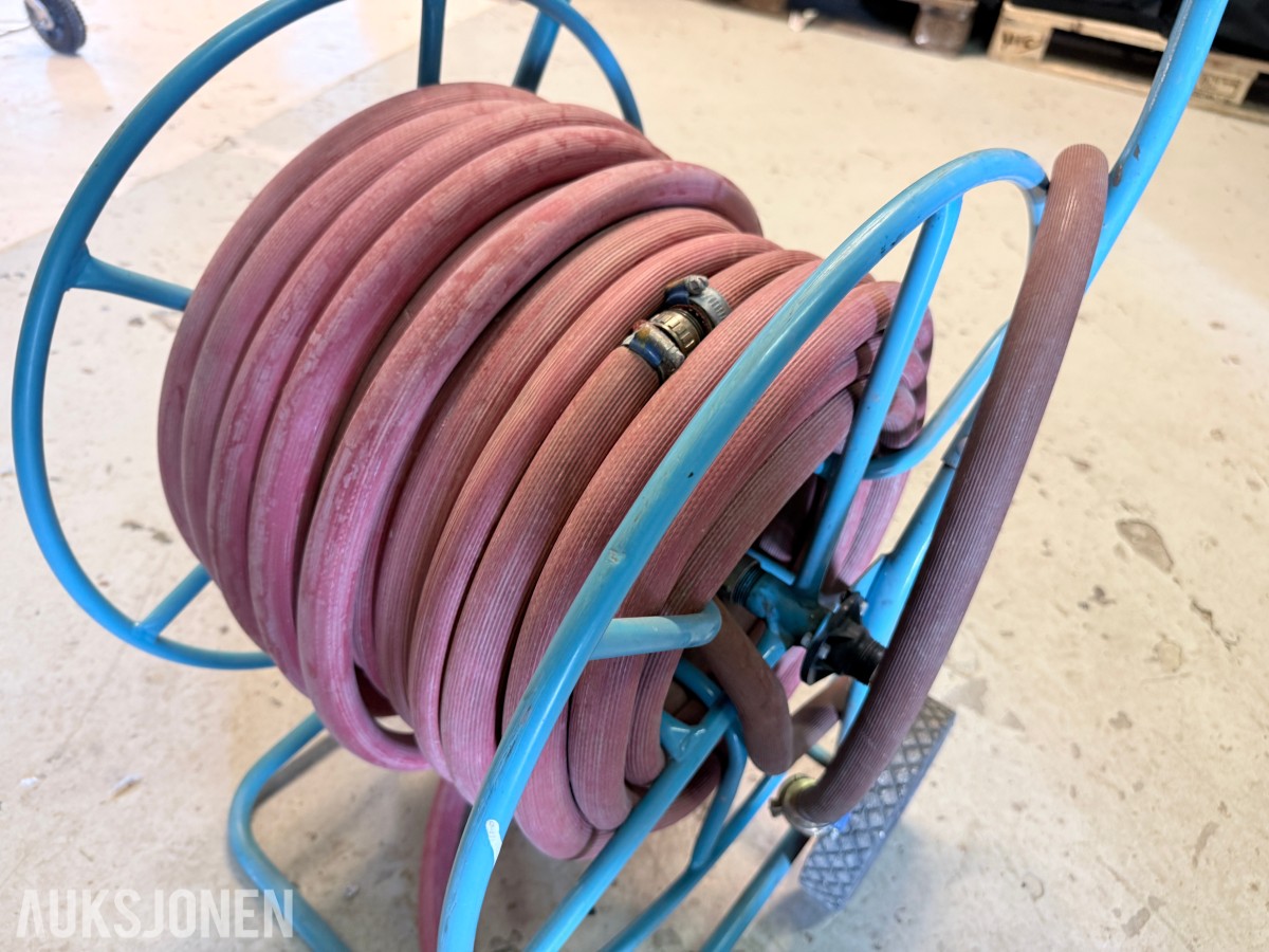 Slangevogn med brannslange