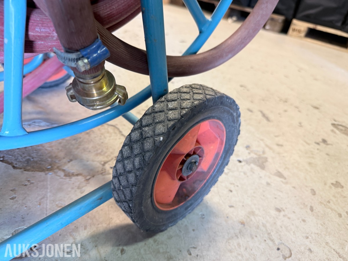 Slangevogn med brannslange