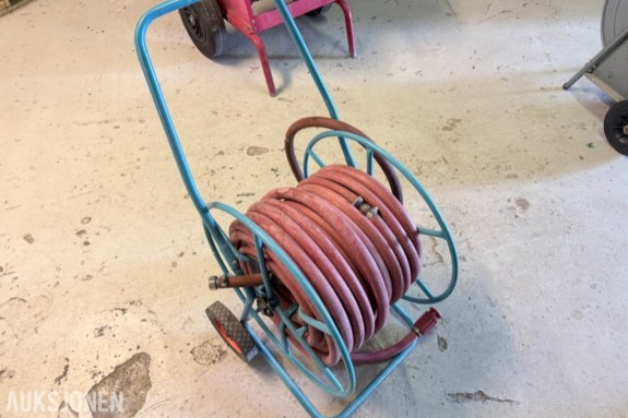 Slangevogn med brannslange