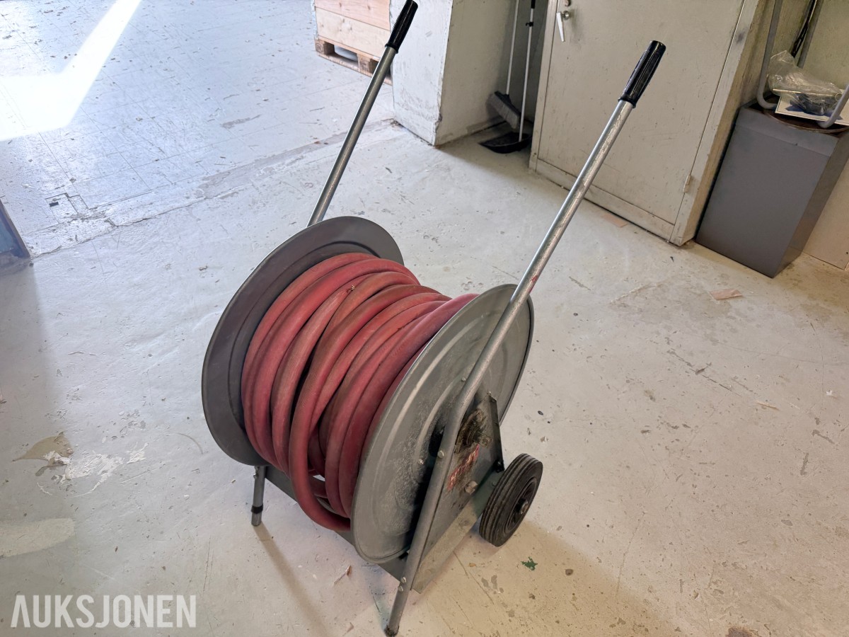 Slangevogn med brannslange