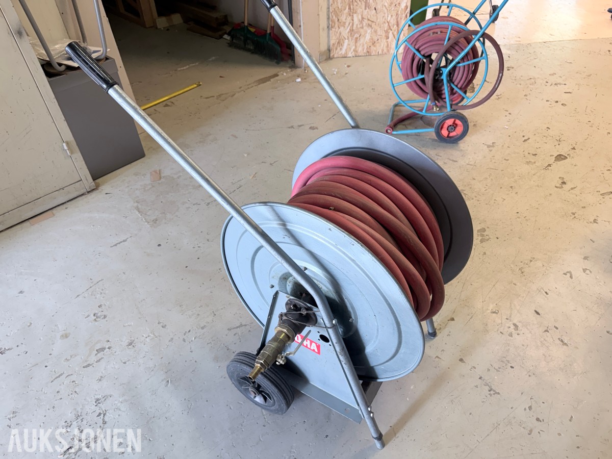 Slangevogn med brannslange