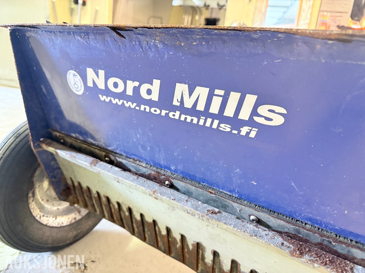 Nord Mills hånddrevet strøvogn / spredningsvogn