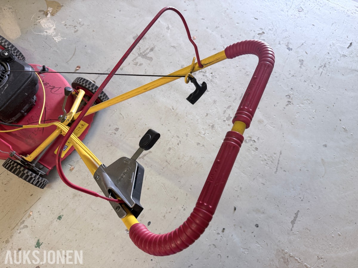 Klippo gressklipper med Briggs & Stratton-motor - rep objekt
