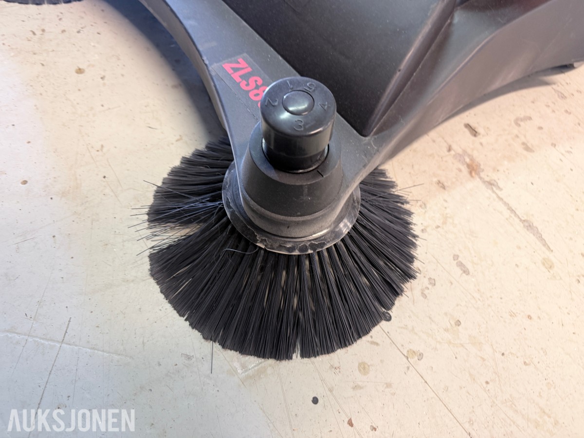 Manuell feiemaskin med oppsamler – Outdoor Sweeper ZLS800