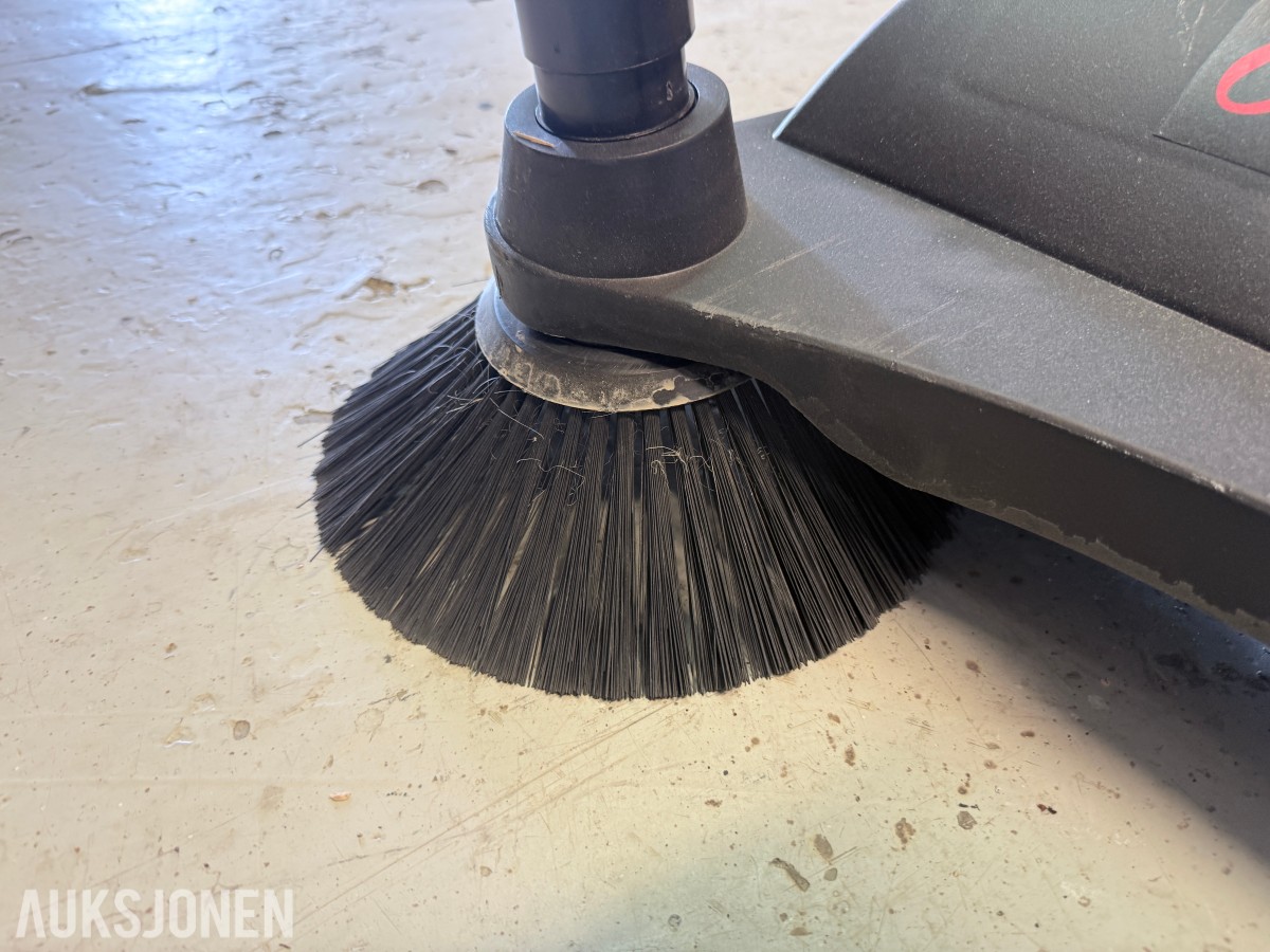 Manuell feiemaskin med oppsamler – Outdoor Sweeper ZLS800