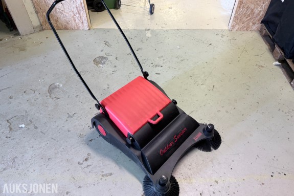 Manuell feiemaskin med oppsamler – Outdoor Sweeper ZLS800