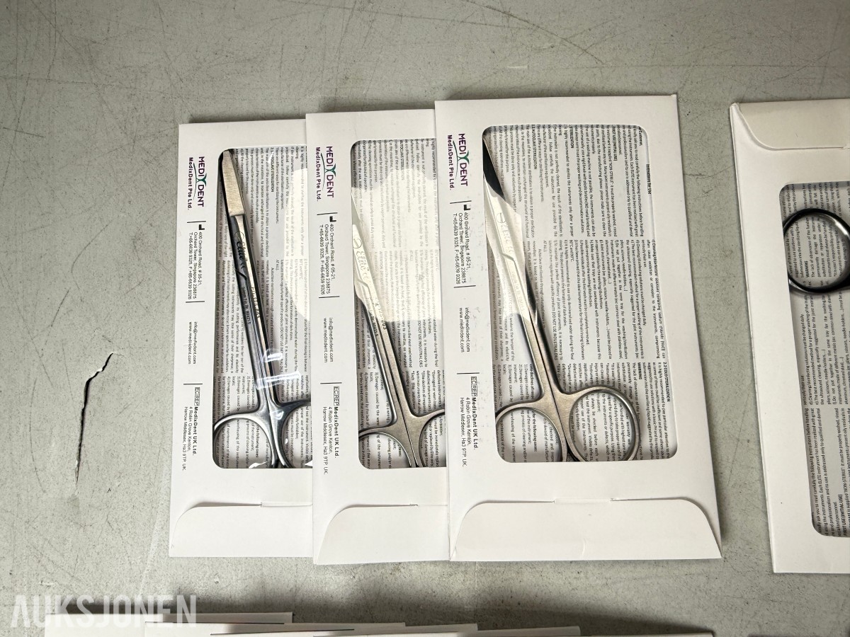 18 stk MedixDent kirurgiske sakser ED-125-003 og ED-125-005