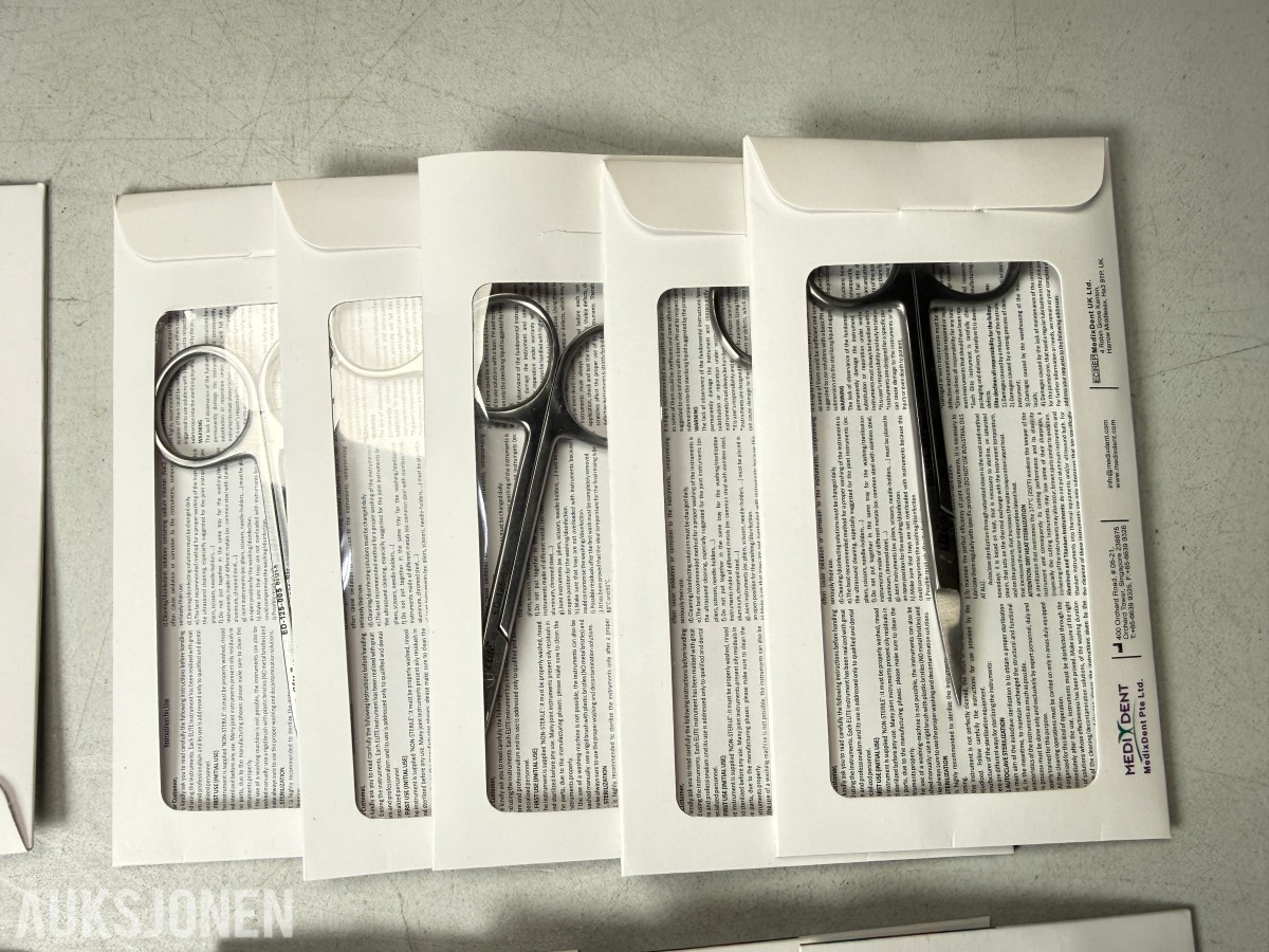 18 stk MedixDent kirurgiske sakser ED-125-003 og ED-125-005