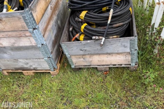 4 paller  - div hydraulikk slanger