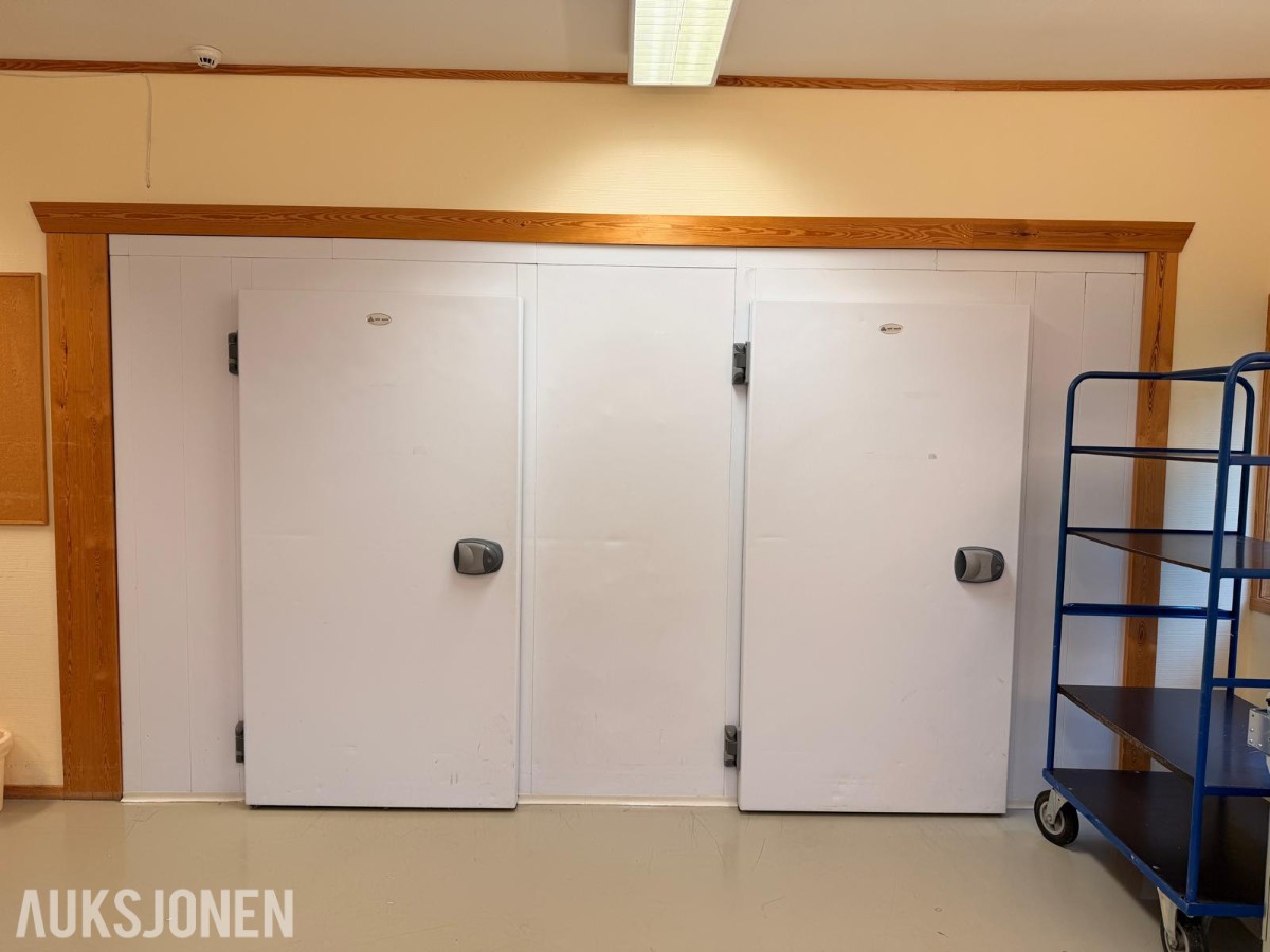 Kjølerom med 2 stk. Technoblock kjøleaggregater – Delt i to rom