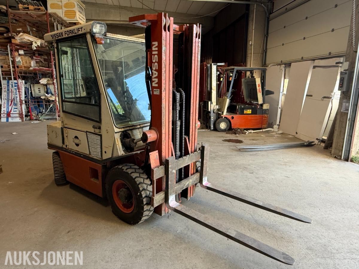 1990 Nissan EH02A20U Truck / Gaffeltruck