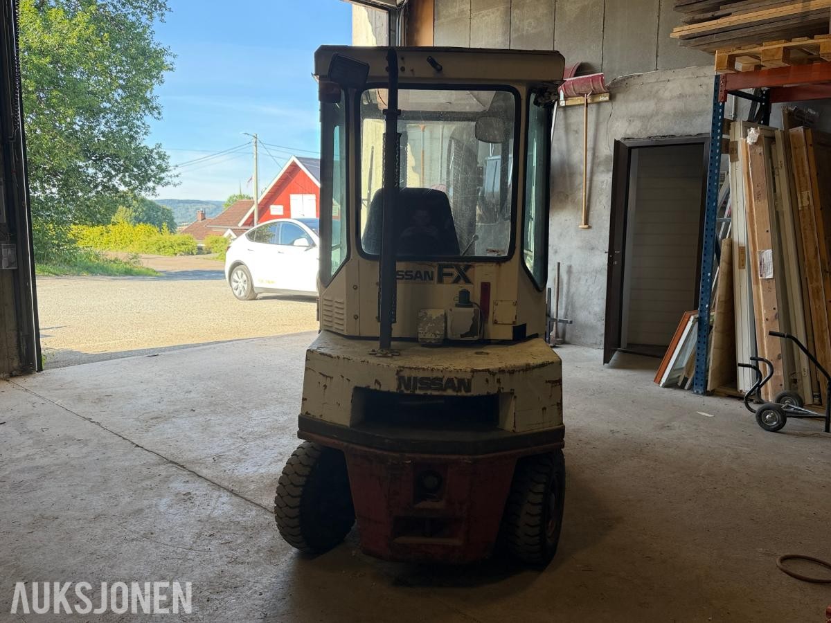 1990 Nissan EH02A20U Truck / Gaffeltruck