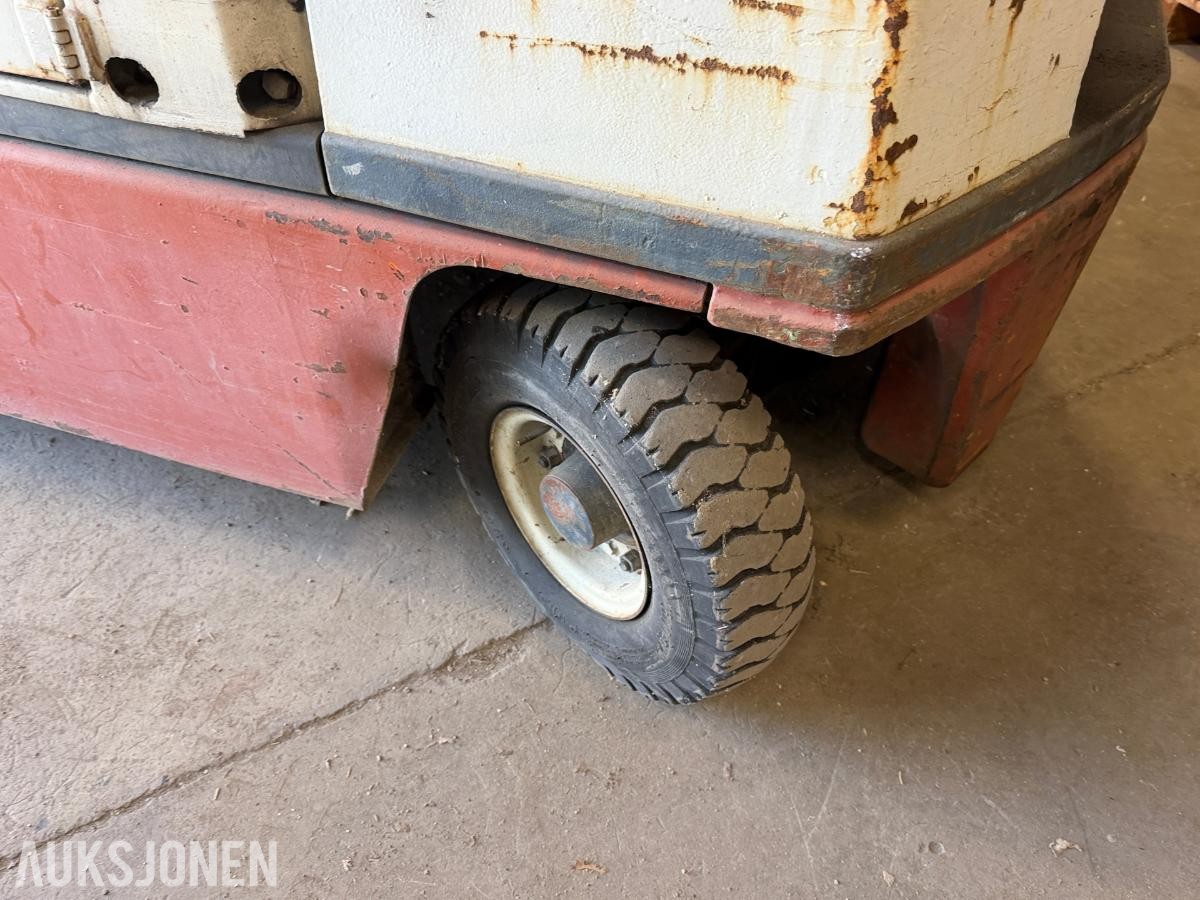1990 Nissan EH02A20U Truck / Gaffeltruck