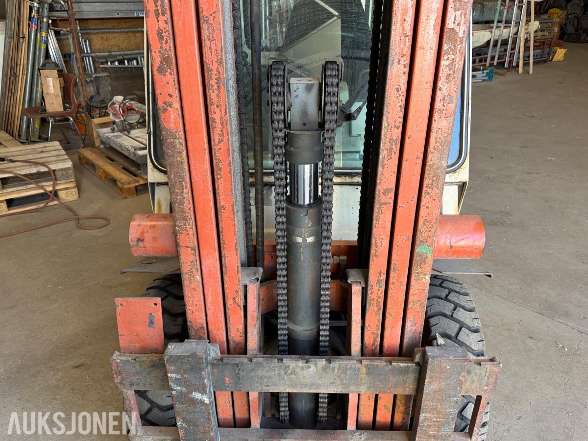 1990 Nissan EH02A20U Truck / Gaffeltruck