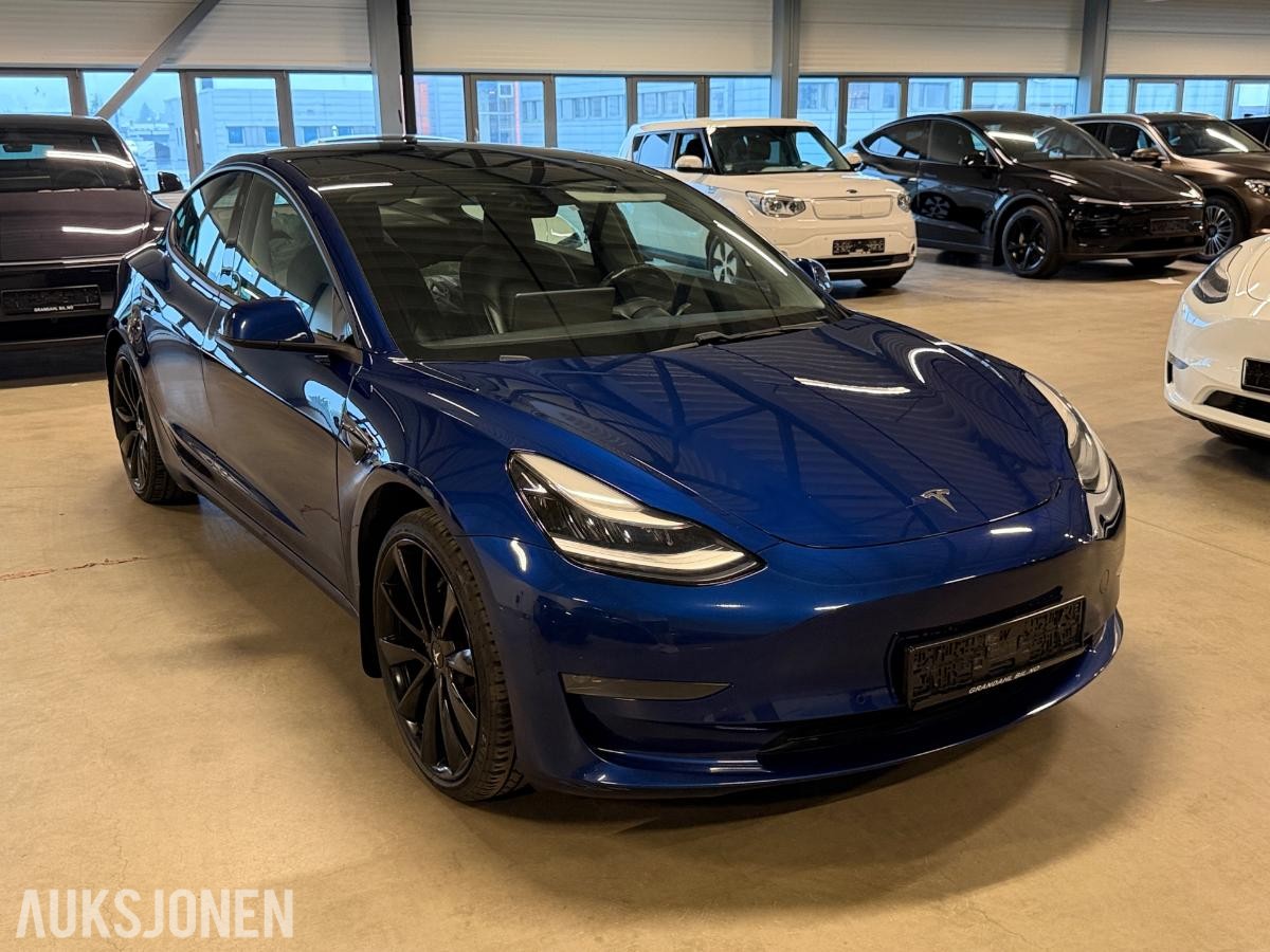 2019 Tesla Model 3 AWD – Hengerfeste – Lekker farge