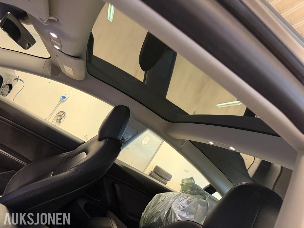 2019 Tesla Model 3 AWD – Hengerfeste – Lekker farge
