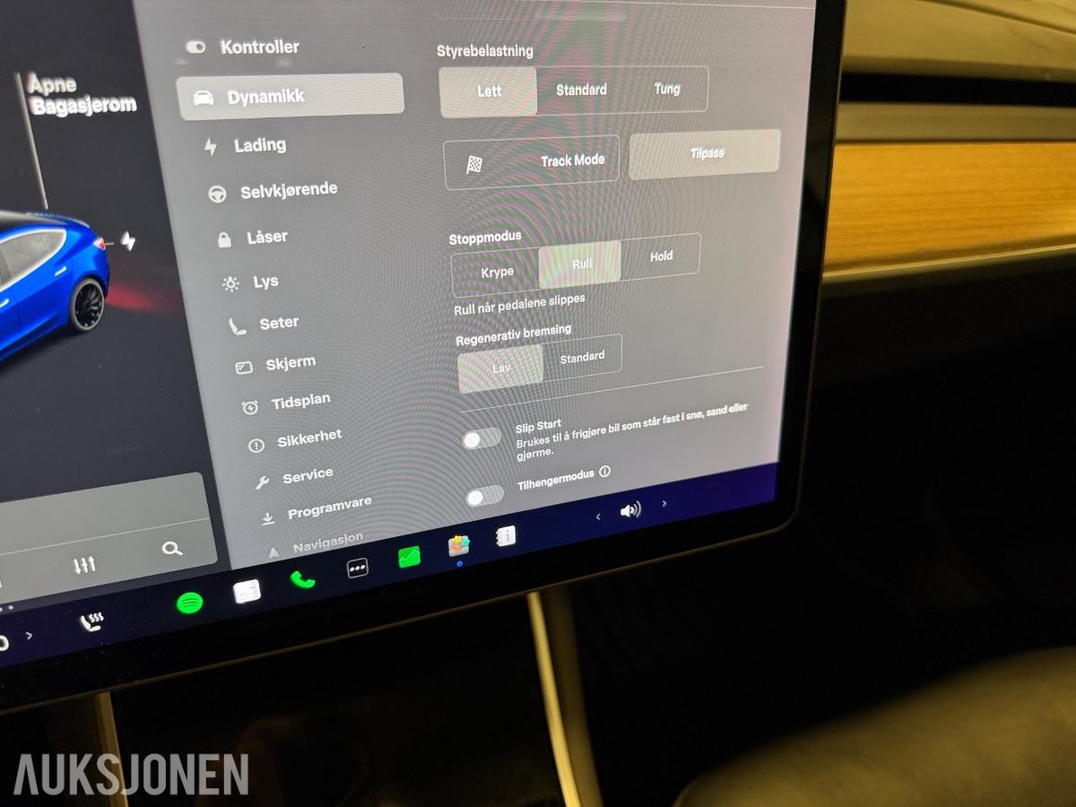 2019 Tesla Model 3 AWD – Hengerfeste – Lekker farge