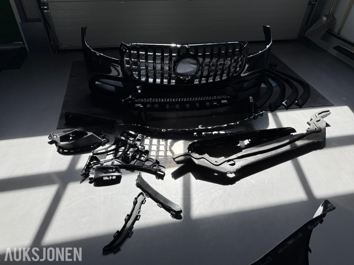 2025 AMG 63 kit / frontfanger med grill og hjulbuer / ubrukt