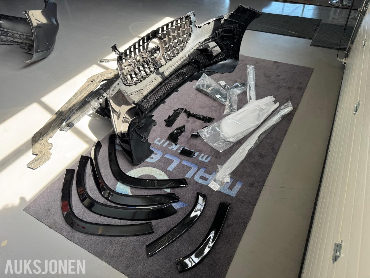 2025 AMG 63 kit / frontfanger med grill og hjulbuer / ubrukt