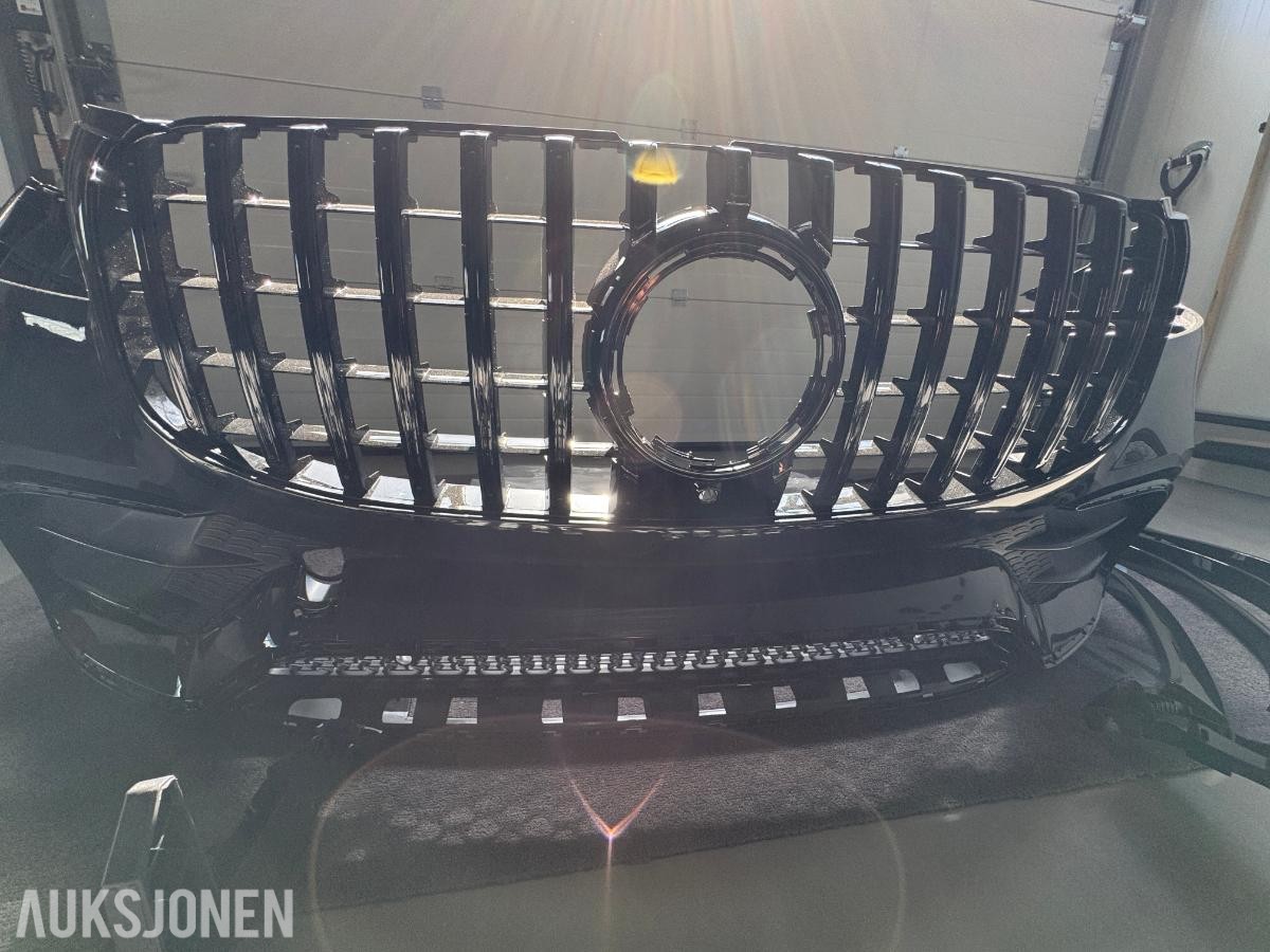 2025 AMG 63 kit / frontfanger med grill og hjulbuer / ubrukt