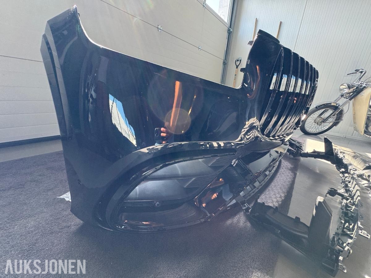 2025 AMG 63 kit / frontfanger med grill og hjulbuer / ubrukt