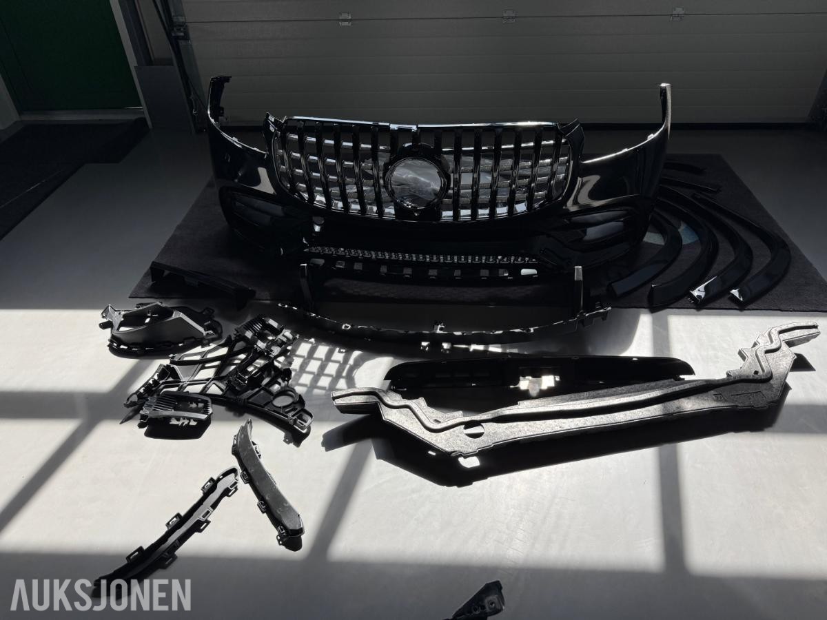 2025 AMG 63 kit / frontfanger med grill og hjulbuer / ubrukt