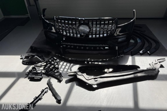 2025 AMG 63 kit / frontfanger med grill og hjulbuer / ubrukt
