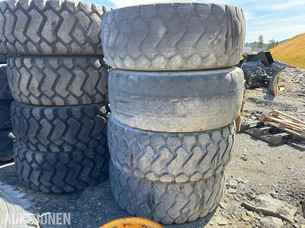 Maxam MS301 20.5 R25 dekk og felg / 4 stk