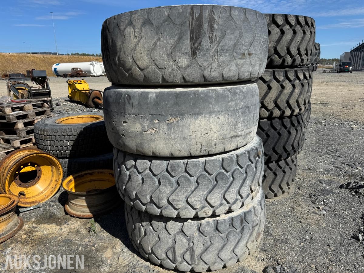 Maxam MS301 20.5 R25 dekk og felg / 4 stk
