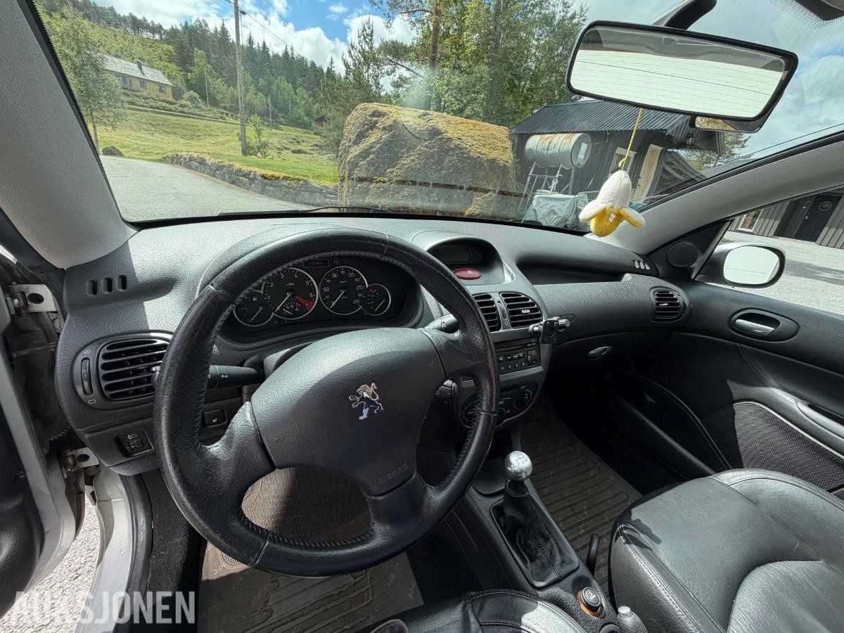 2004 Peugeot 206 CC 1.6 109hk cabriolet skinninteriør  138445km