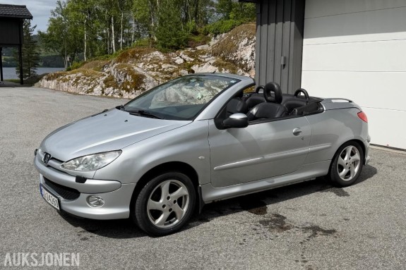 2004 Peugeot 206 CC 1.6 109hk cabriolet skinninteriør  138445km