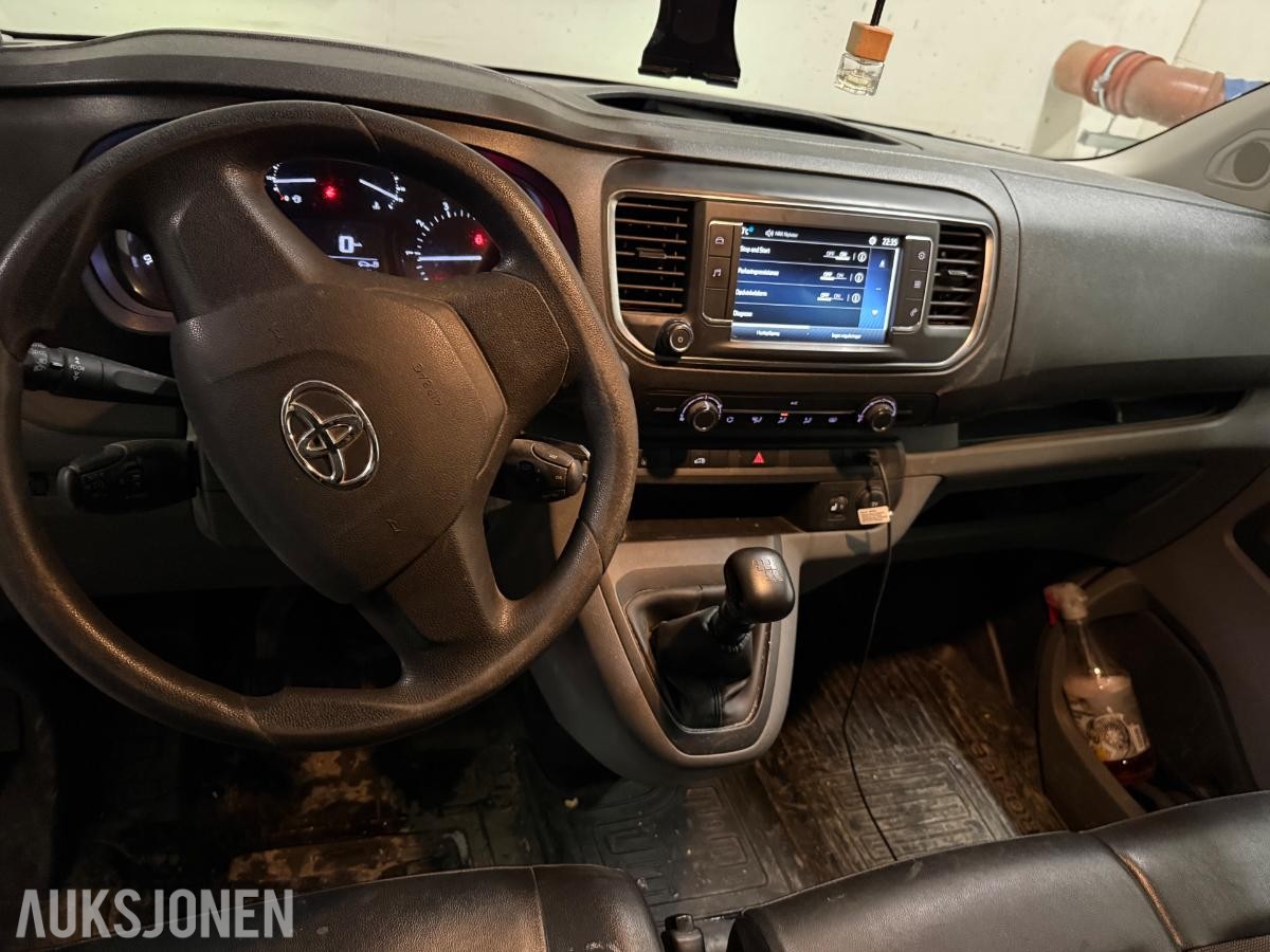 2019 Toyota ProAce 1,6D 116hk L1 hengerfeste delskinn s+v dekk