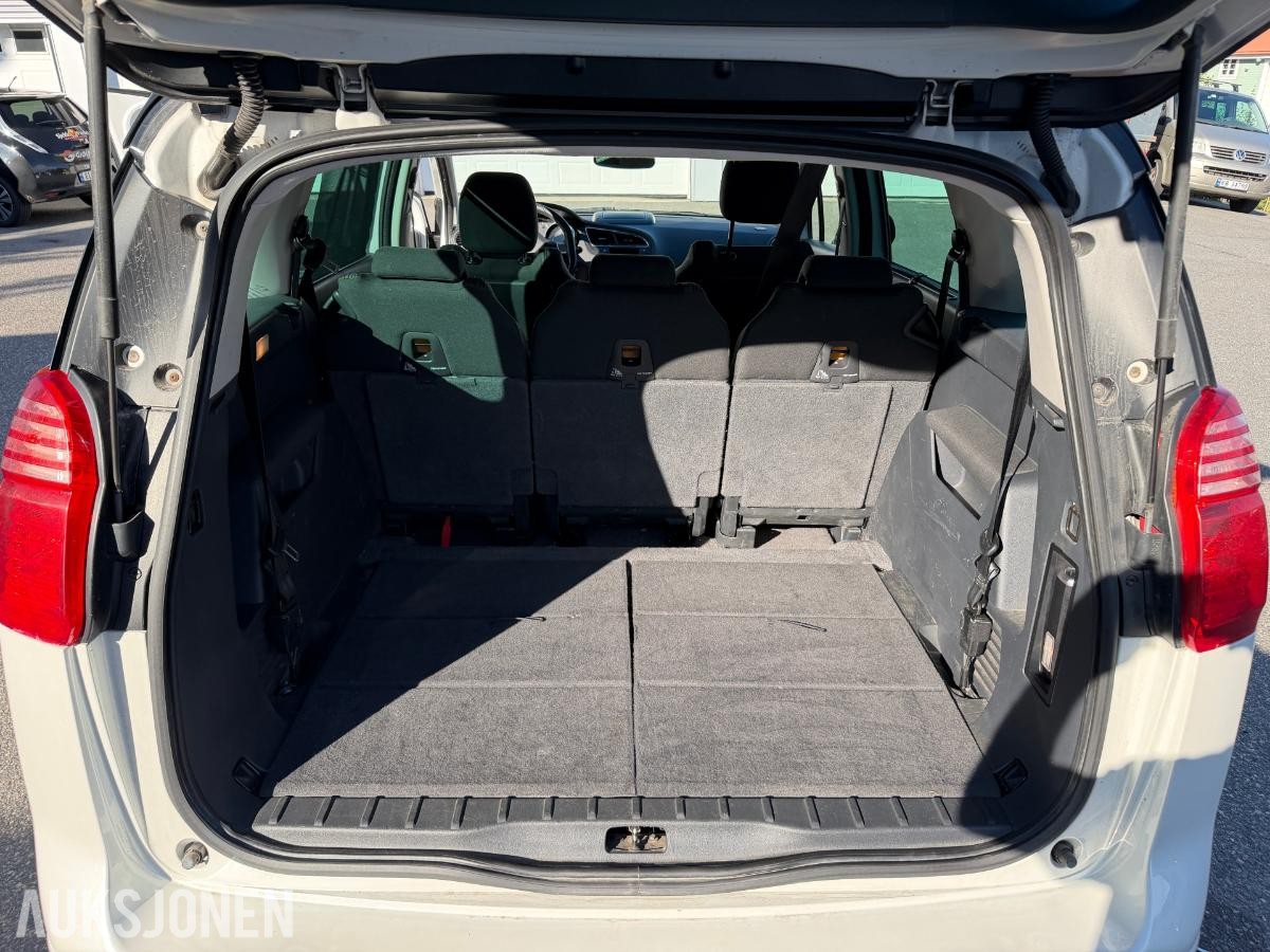 2013 Peugeot 5008 114 HK 7-SETER NAVI CRUISE PANO