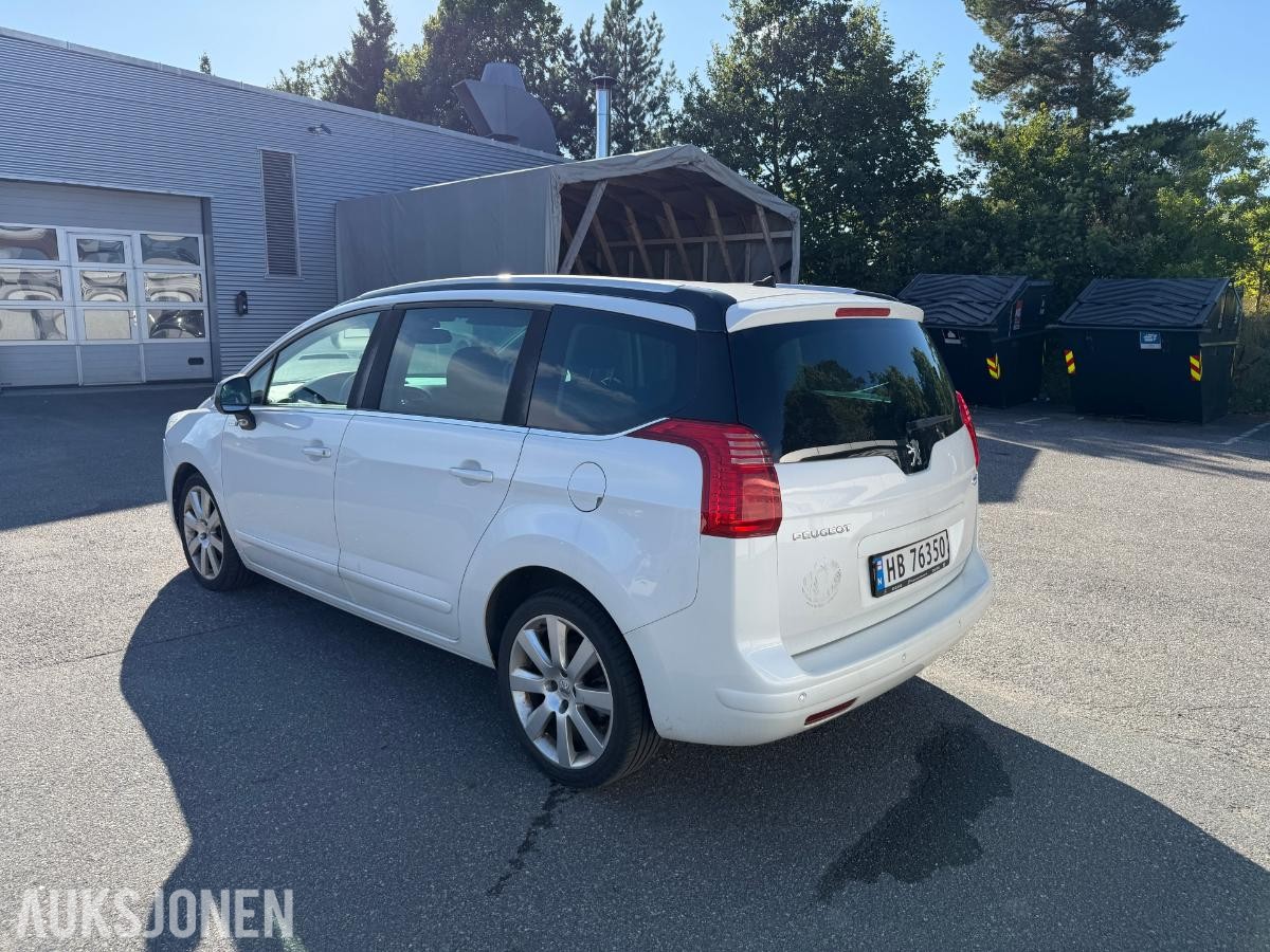 2013 Peugeot 5008 114 HK 7-SETER NAVI CRUISE PANO