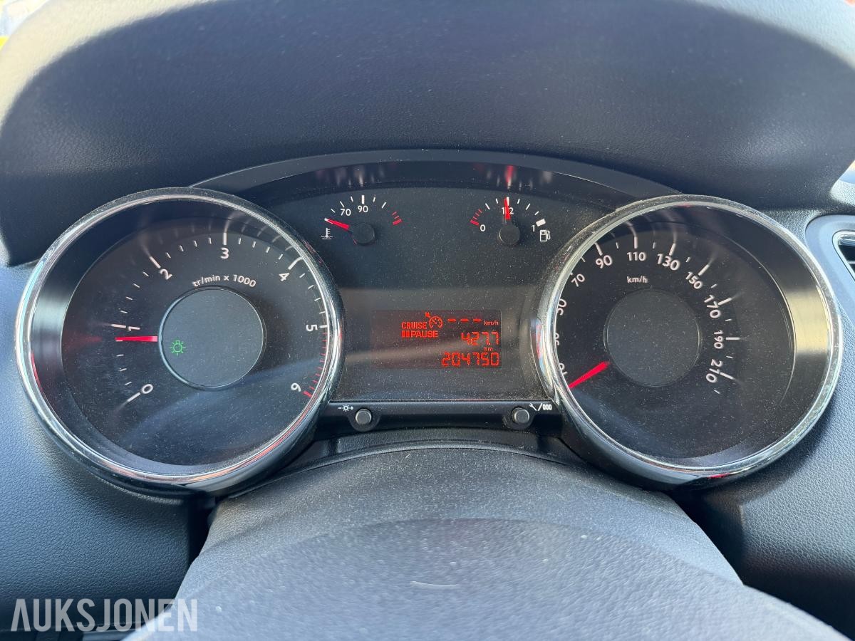 2013 Peugeot 5008 114 HK 7-SETER NAVI CRUISE PANO