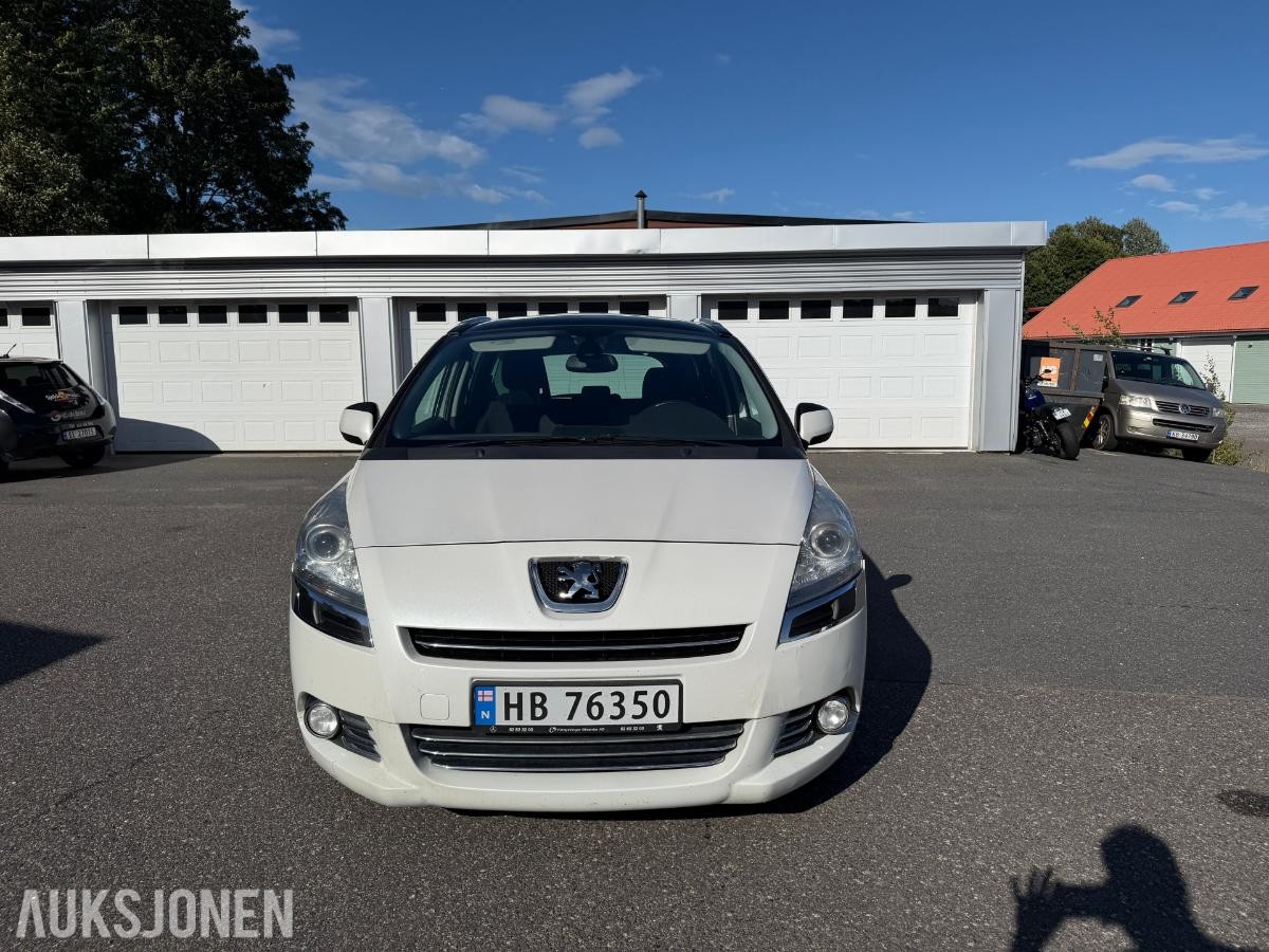 2013 Peugeot 5008 114 HK 7-SETER NAVI CRUISE PANO