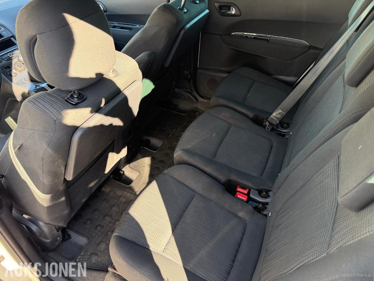 2013 Peugeot 5008 114 HK 7-SETER NAVI CRUISE PANO
