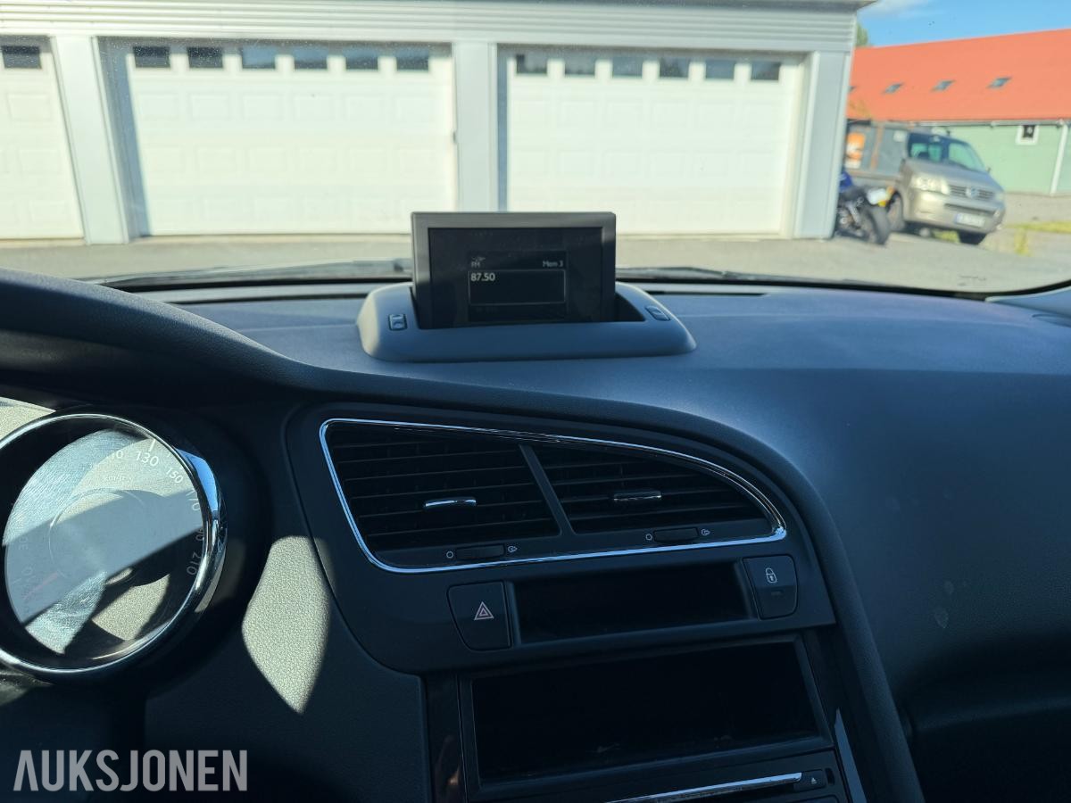 2013 Peugeot 5008 114 HK 7-SETER NAVI CRUISE PANO