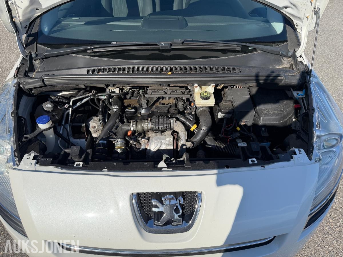 2013 Peugeot 5008 114 HK 7-SETER NAVI CRUISE PANO