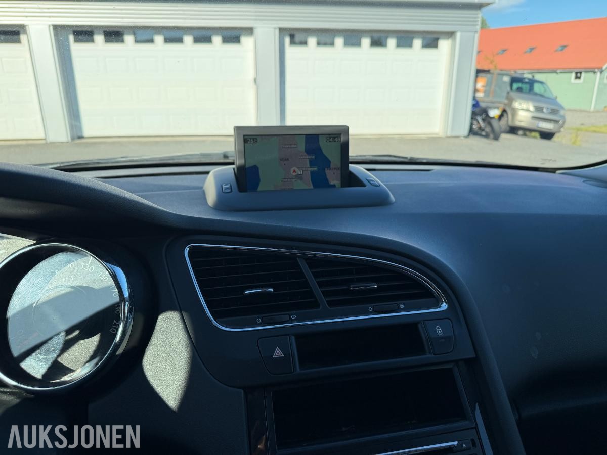 2013 Peugeot 5008 114 HK 7-SETER NAVI CRUISE PANO