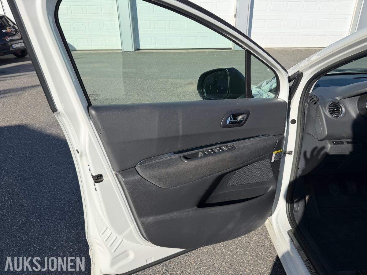 2013 Peugeot 5008 114 HK 7-SETER NAVI CRUISE PANO