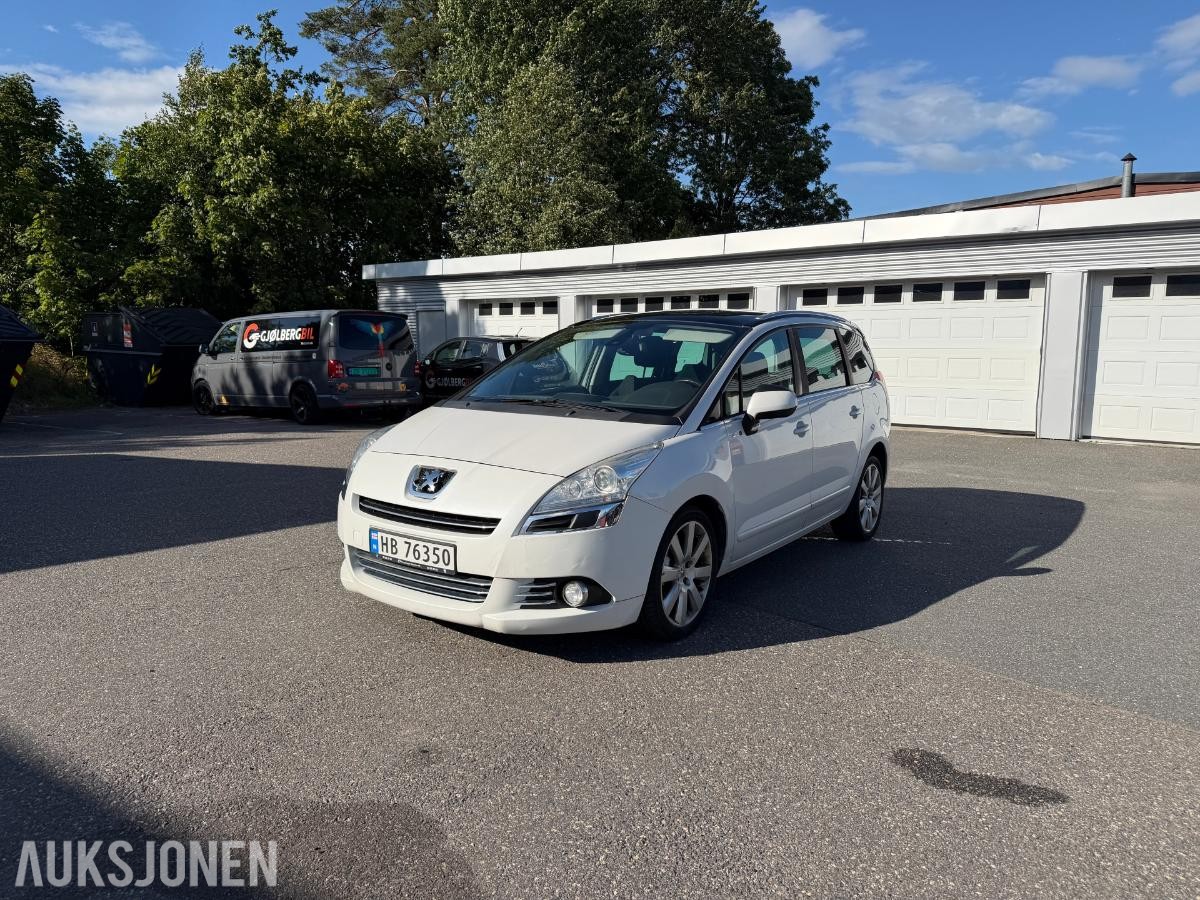 2013 Peugeot 5008 114 HK 7-SETER NAVI CRUISE PANO
