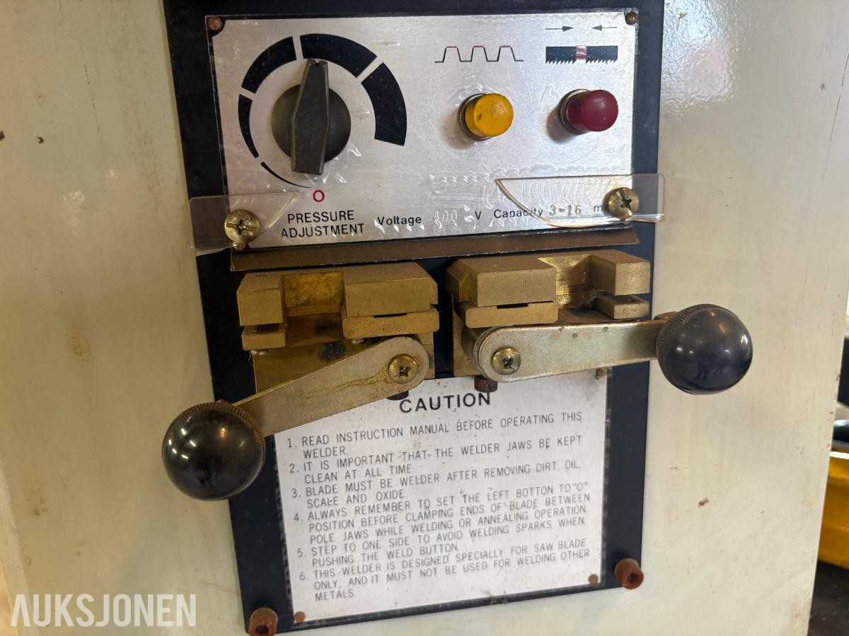 Somatec STKB 40V vertikal metallbåndsag med blad-sveiser – 400V