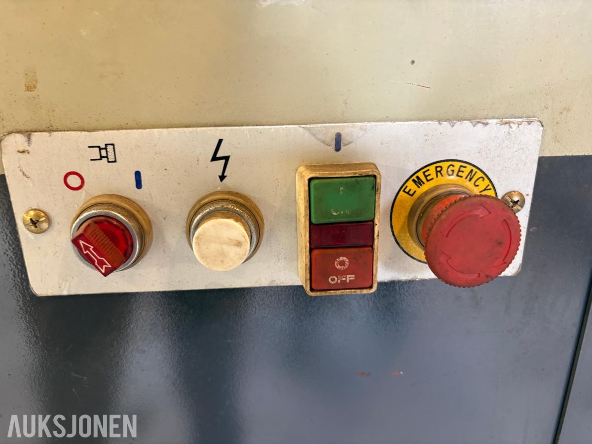 Somatec STKB 40V vertikal metallbåndsag med blad-sveiser – 400V